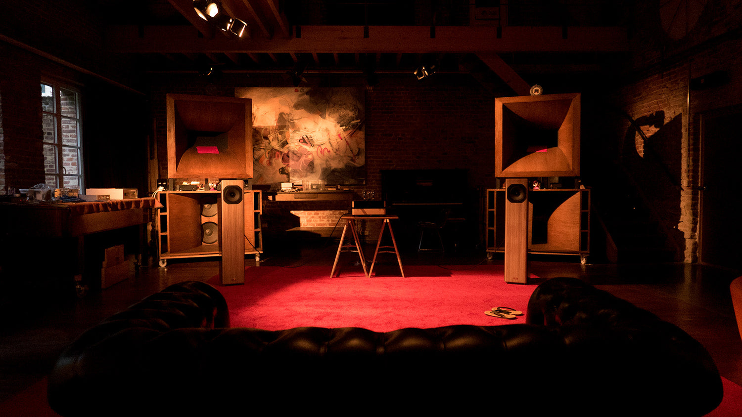 Photo from the Lenco Heaven turntable enthusiasts' meetup, showcasing a gathering of audio enthusiasts sharing their passion for high-quality turntables and vinyl.