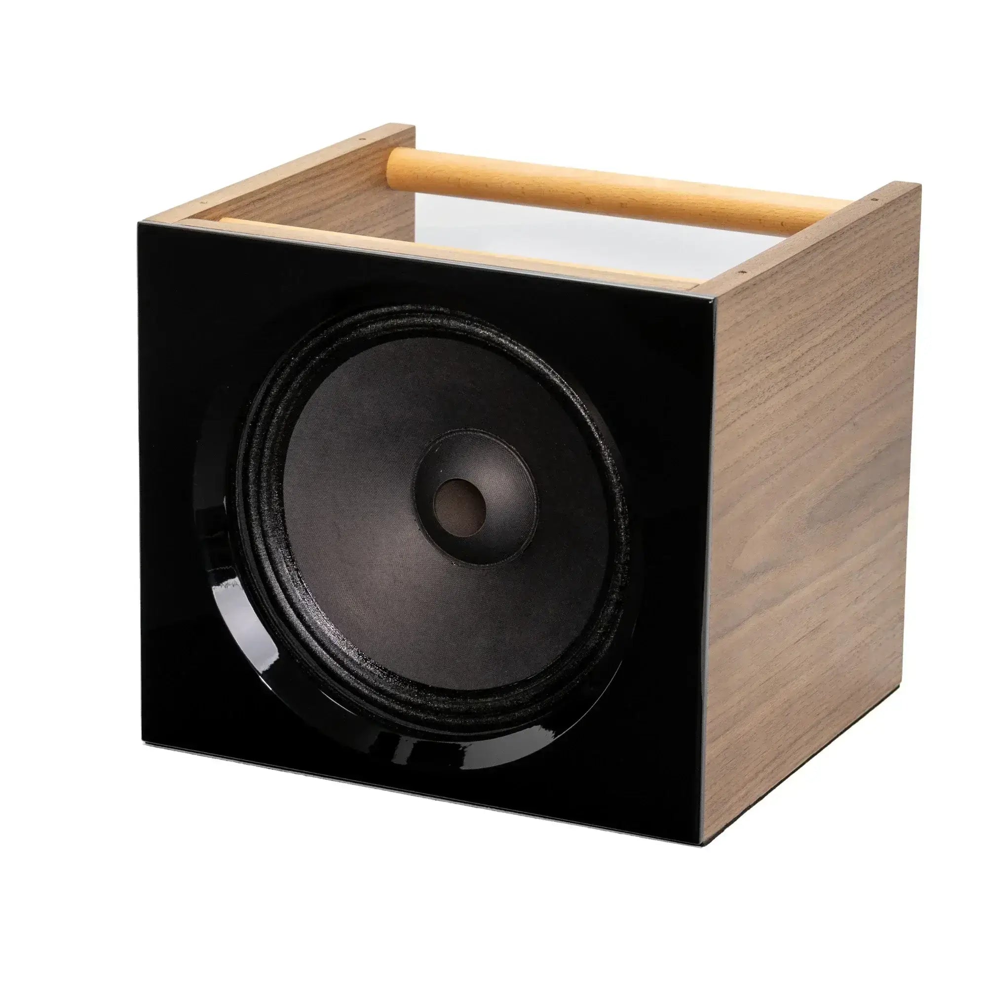 Closer Acoustics BOB speaker in white with black finish – stylish and compact design for superior audio performance