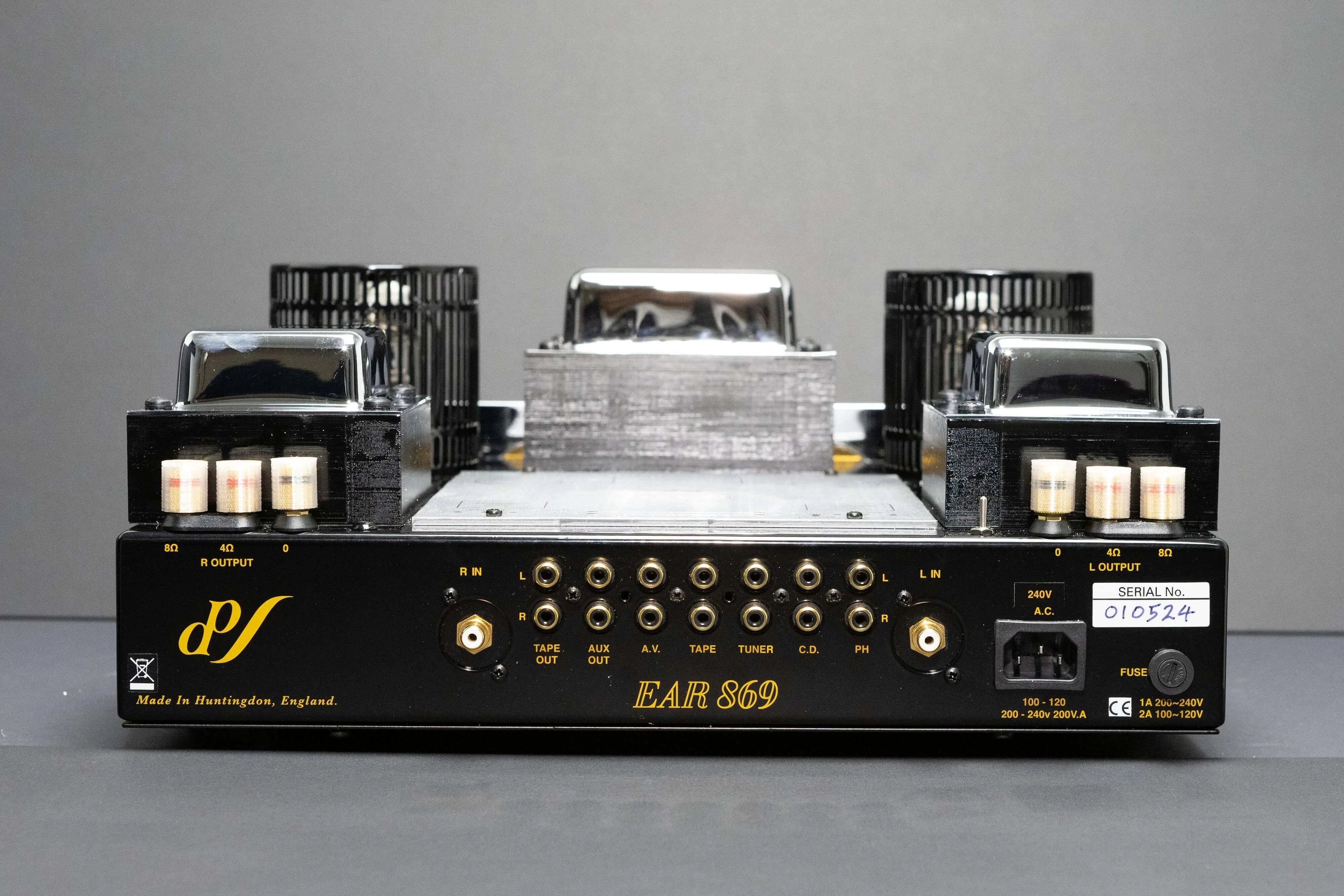 Amplifier Ear Yoshino Ear 869 rear panel featuring high-end audio inputs and outputs