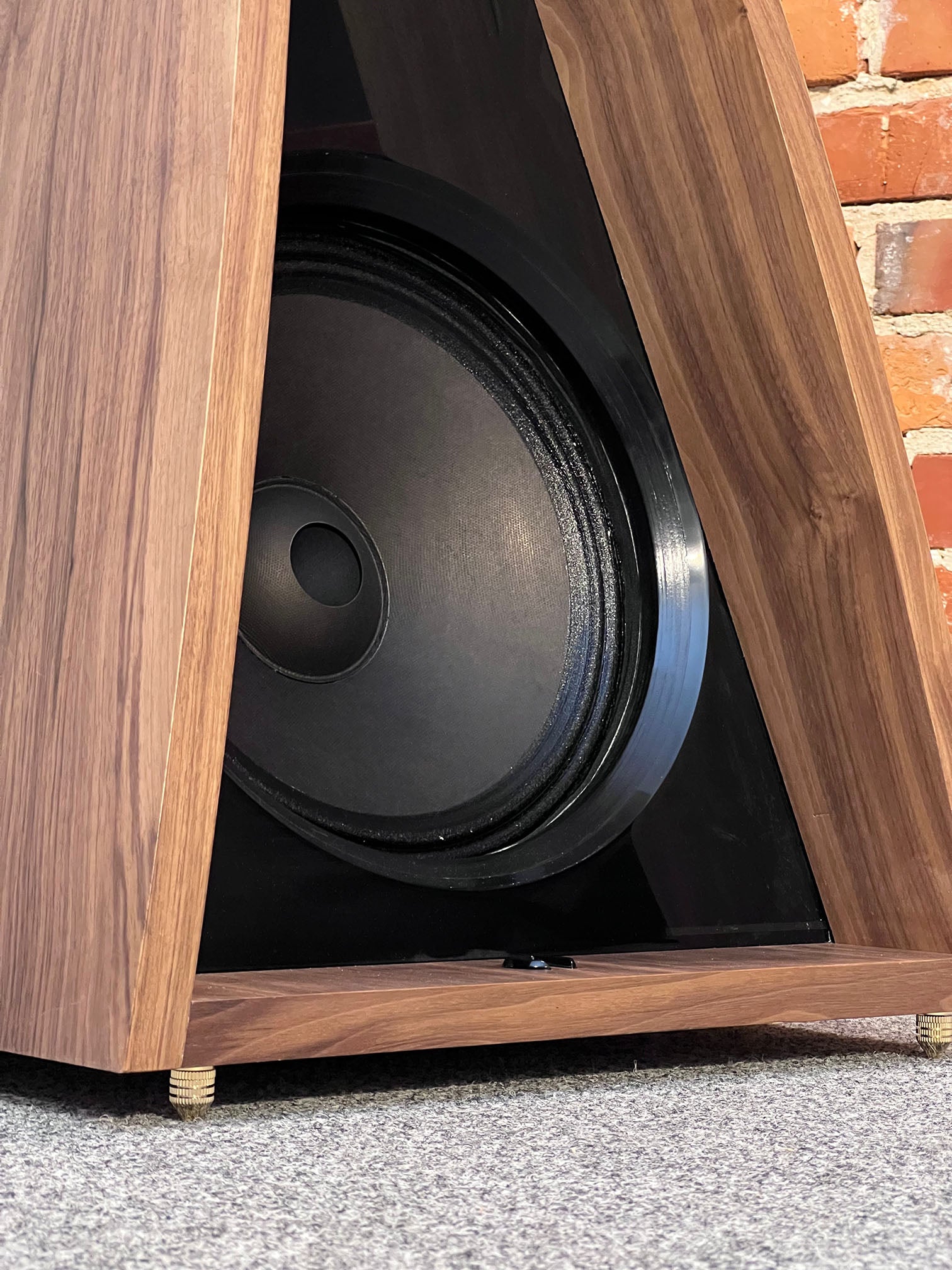 Close-up of the speaker in the Closer Acoustics The Full OGY Loudspeaker Set – Pair in American walnut finish, focusing on the high-performance components and detailed finish.
