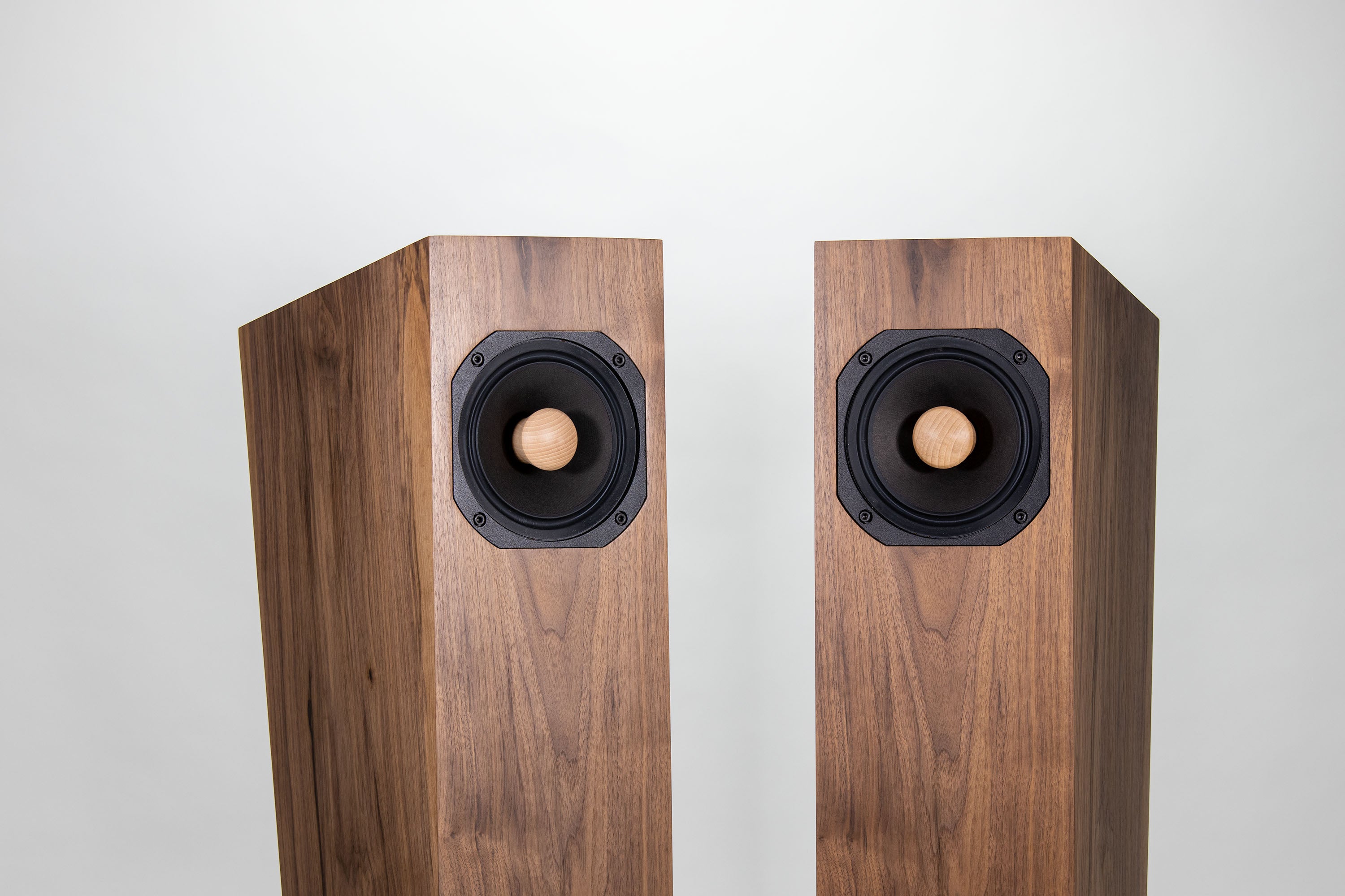 Closer Acoustics Forlane full range speakers in walnut veneer finish, handcrafted in Poland with quality components.