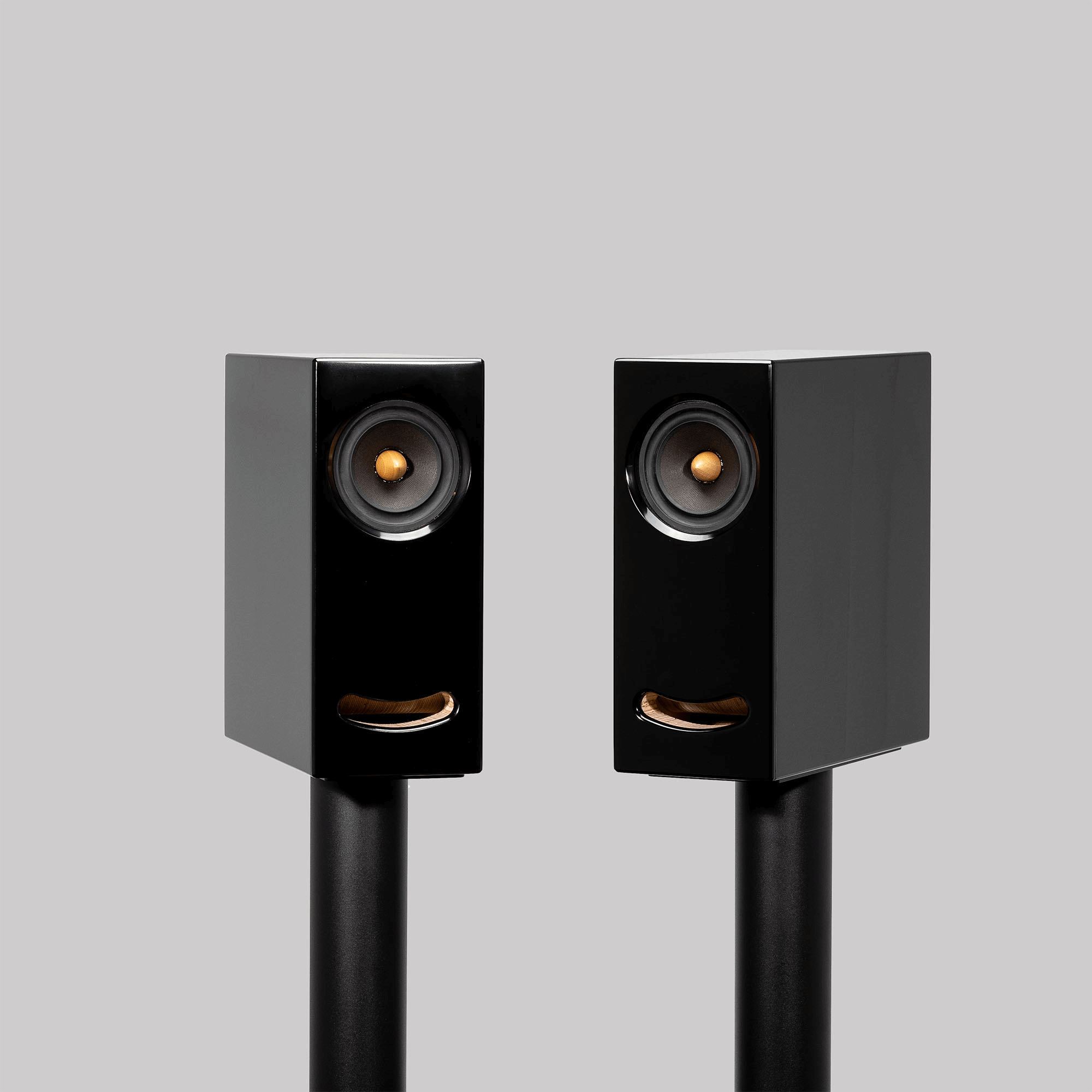 Closer Acoustics OGY speaker in black Corian – elegant, minimalistic design paired with high-end audio performance