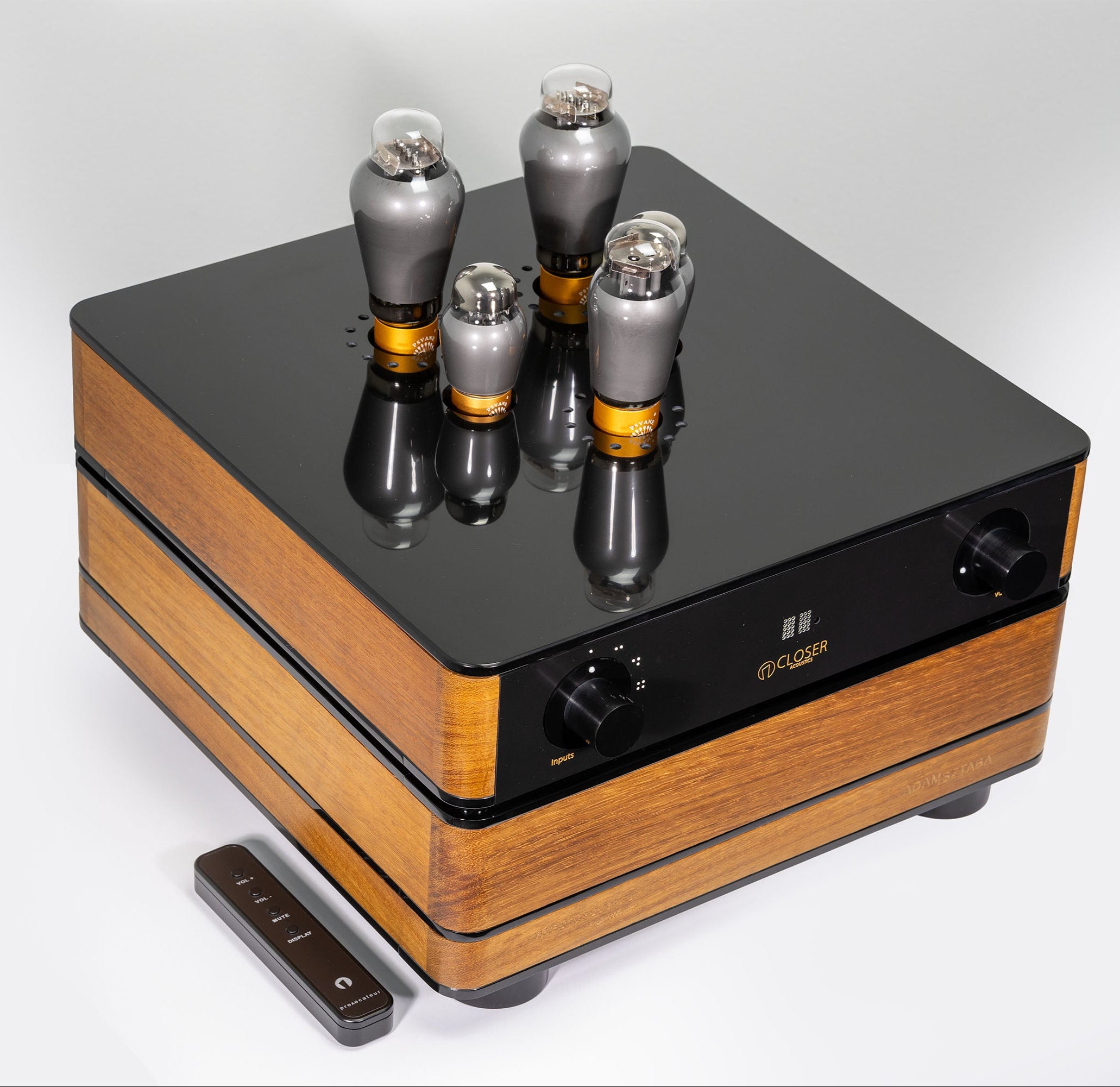 Tube amplifier with remote control – Closer Acoustics 300B Provocateur Signature Adam Sztaba edition