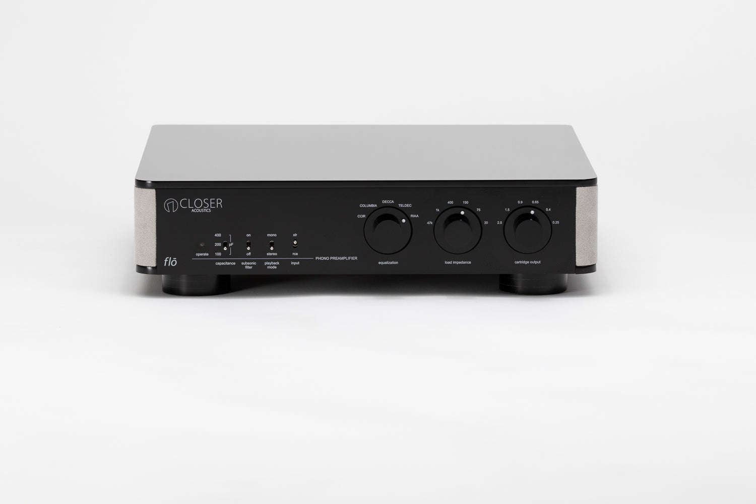 Closer Acoustics Flō phono preamplifier – full view highlighting the elegant Iroko wood finish and compact design