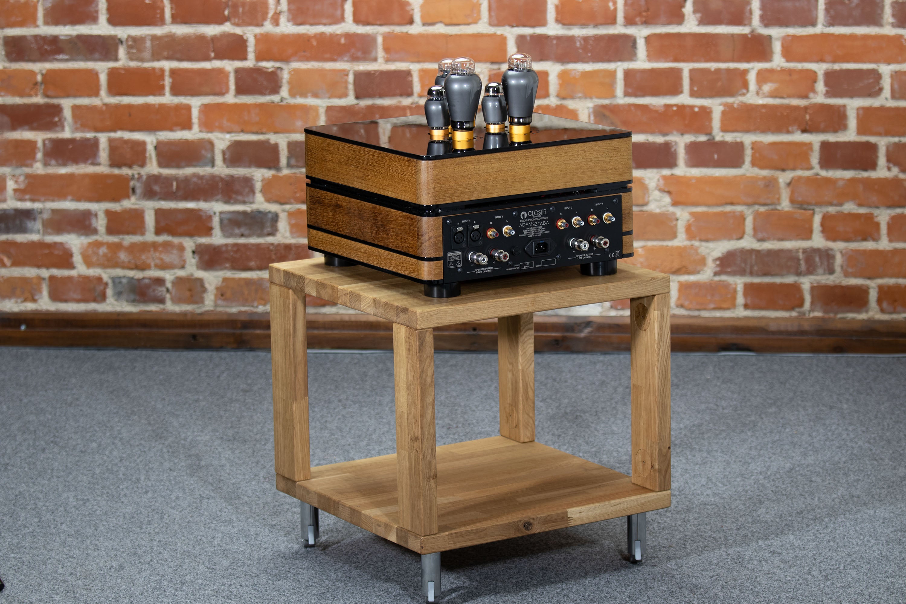 Elegant 300B amplifier in iroko wood finish – premium audio equipment for audiophiles