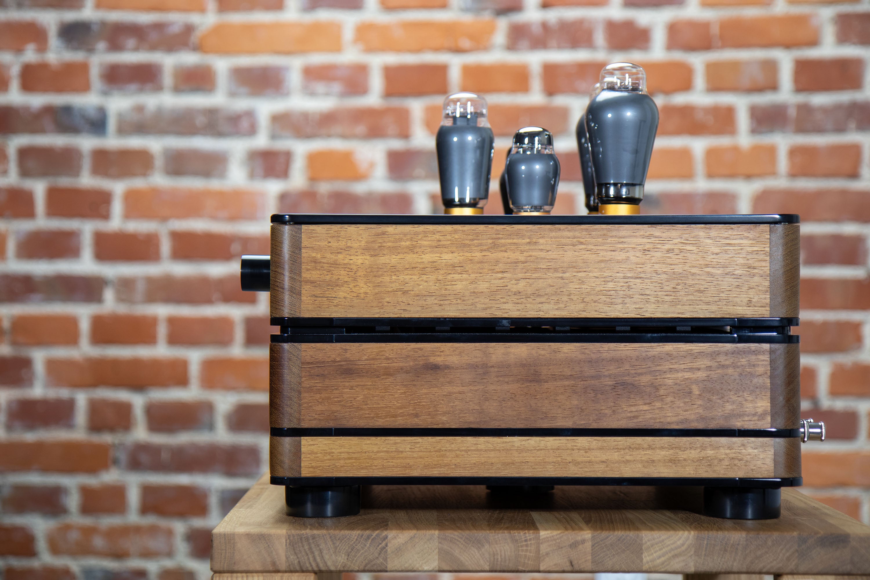Front view of tube amplifier – Closer Acoustics Provocateur Signature
