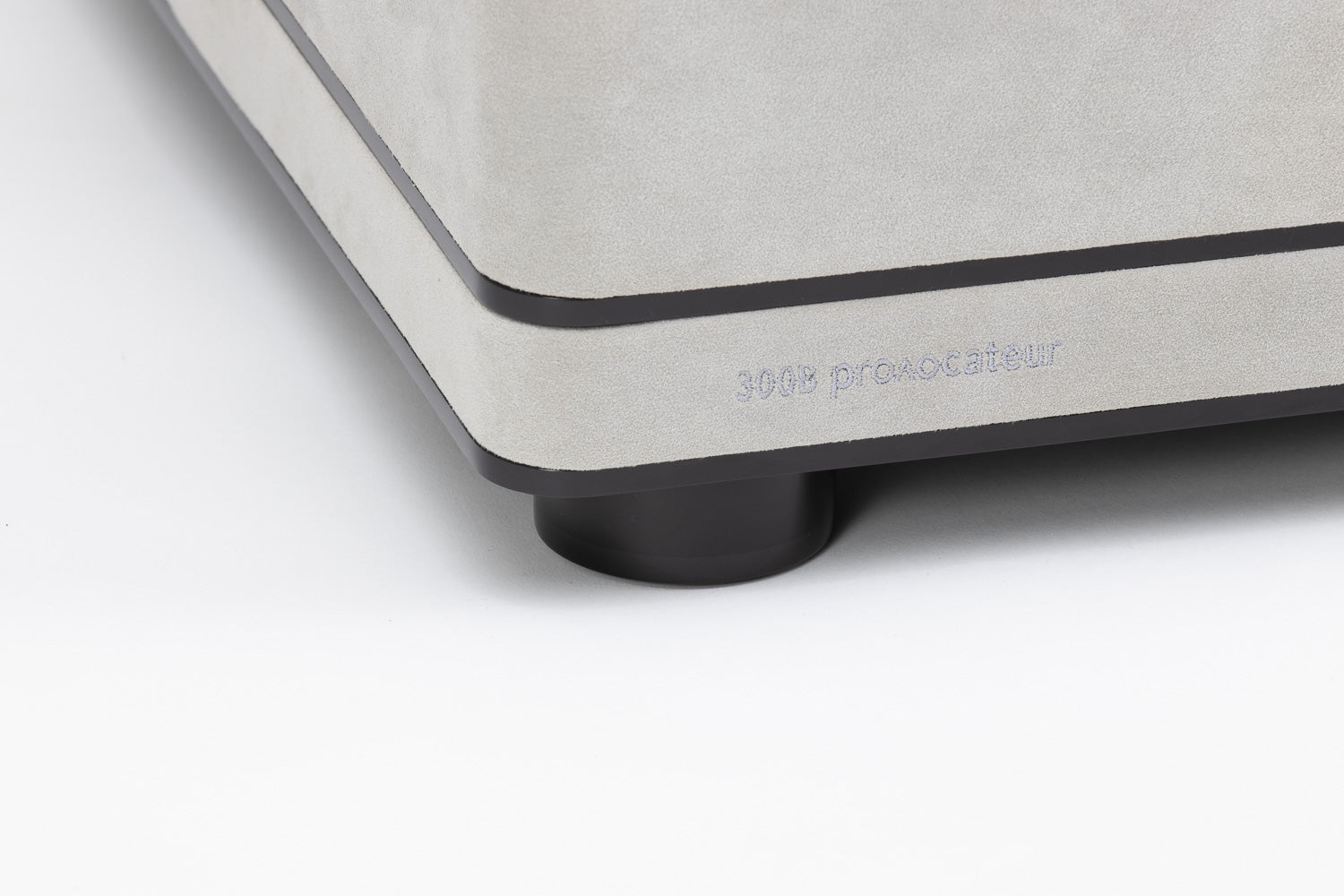 Closer Acoustics 300B Provocateur Signature amplifier – close-up on the premium Alcantara fabric finish