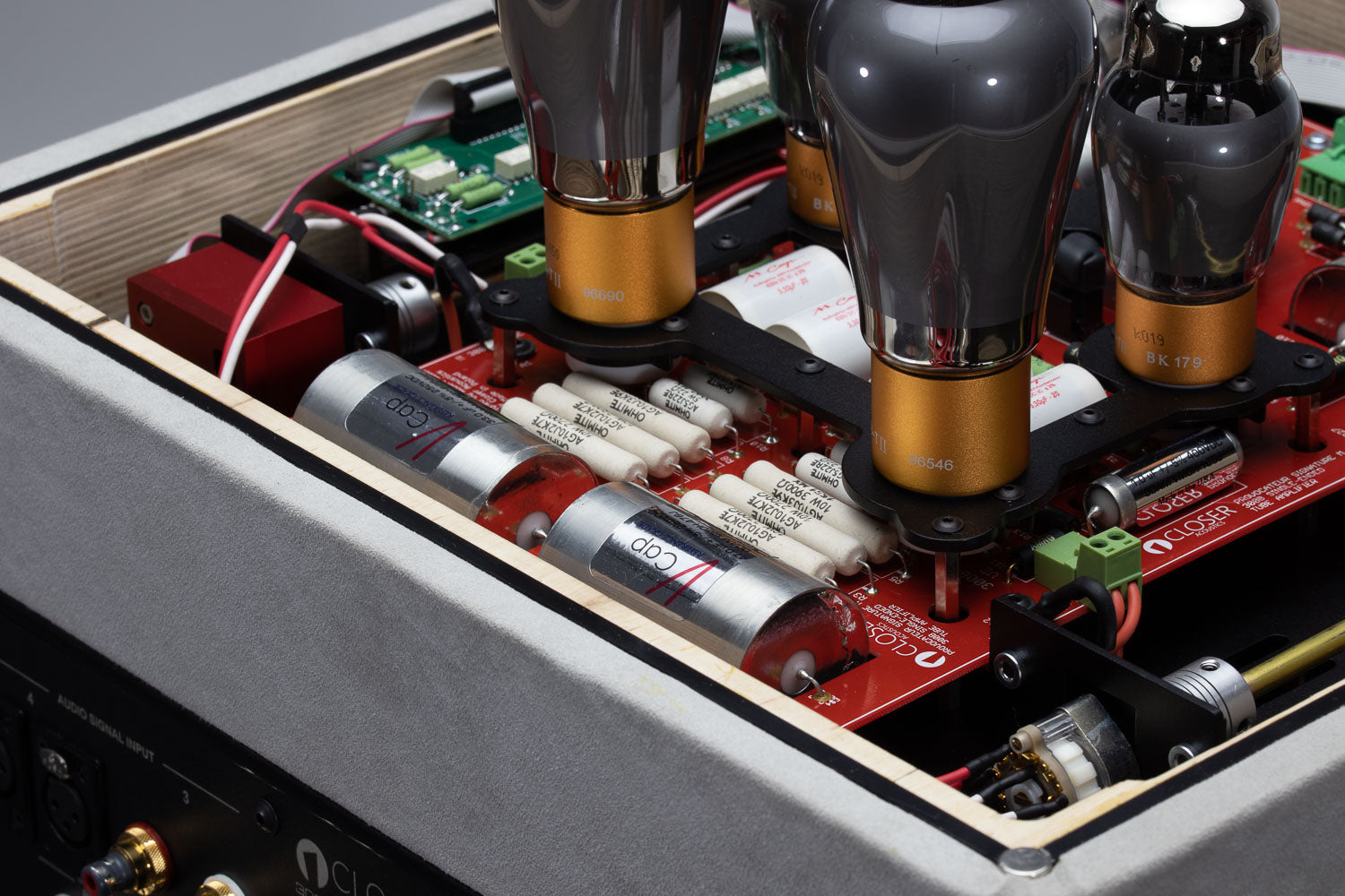 Closer Acoustics 300B Provocateur Signature amplifier – inside look at technical wiring and field coil components