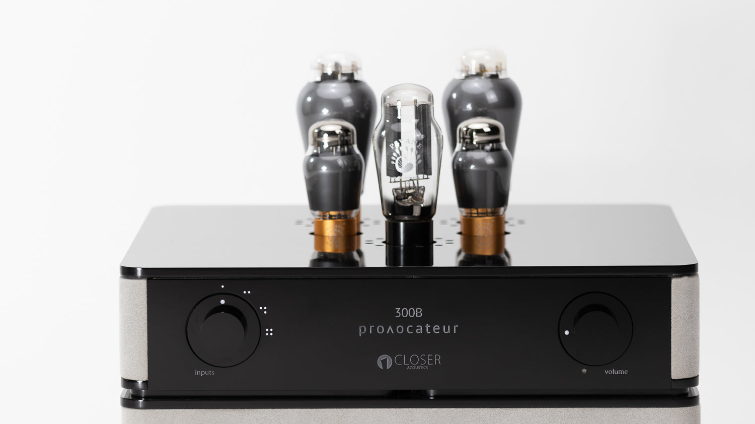 Closer Acoustics 300B amplifier close-up of vacuum tubes highlighting precision and advanced audio technology