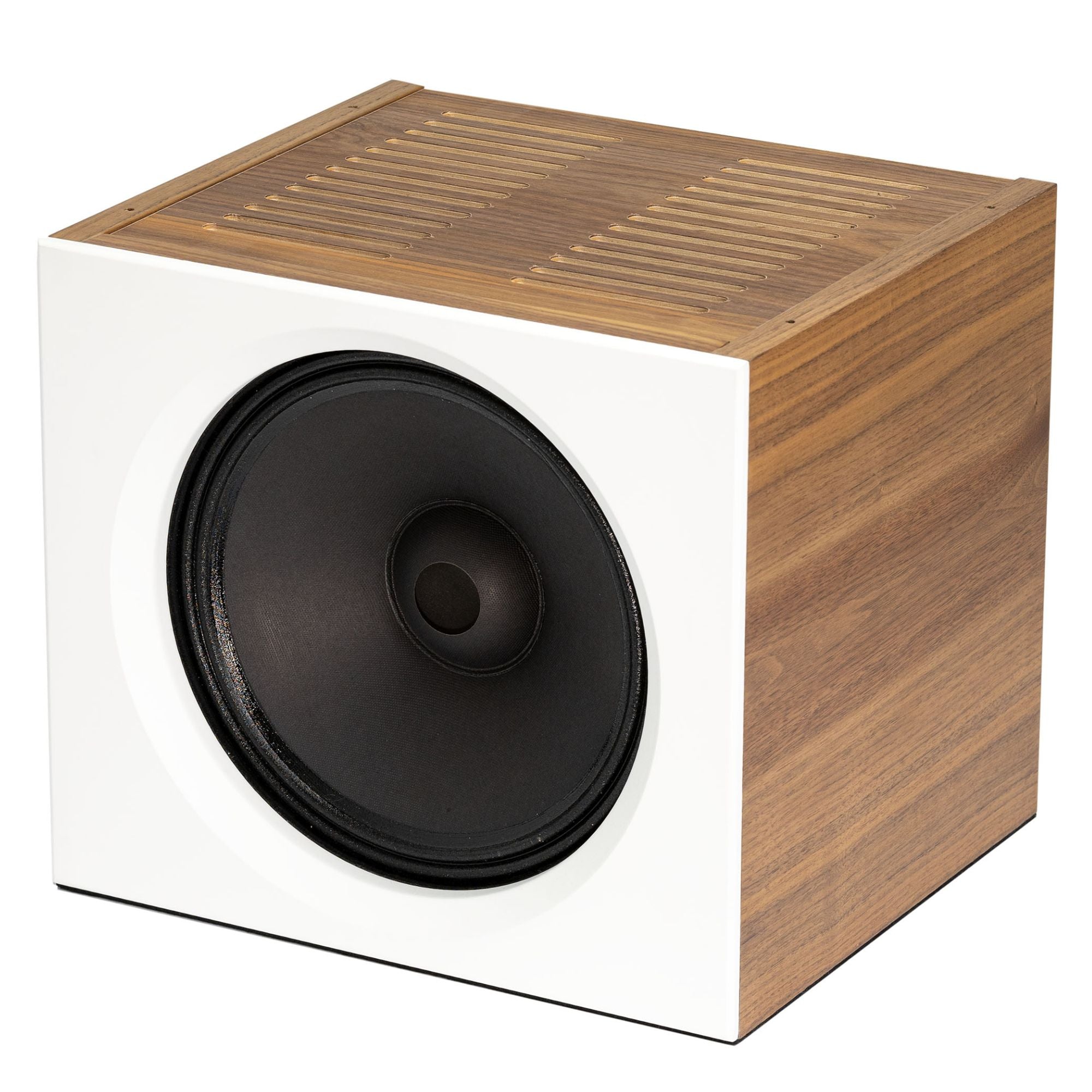 Closer Acoustics BOB white speaker – front view, modern design, featuring high quality material