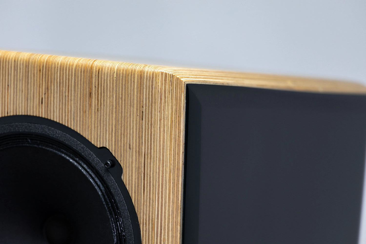 Closer Acoustics Adam floorstanding loudspeaker close-up – detailed view of the speaker&