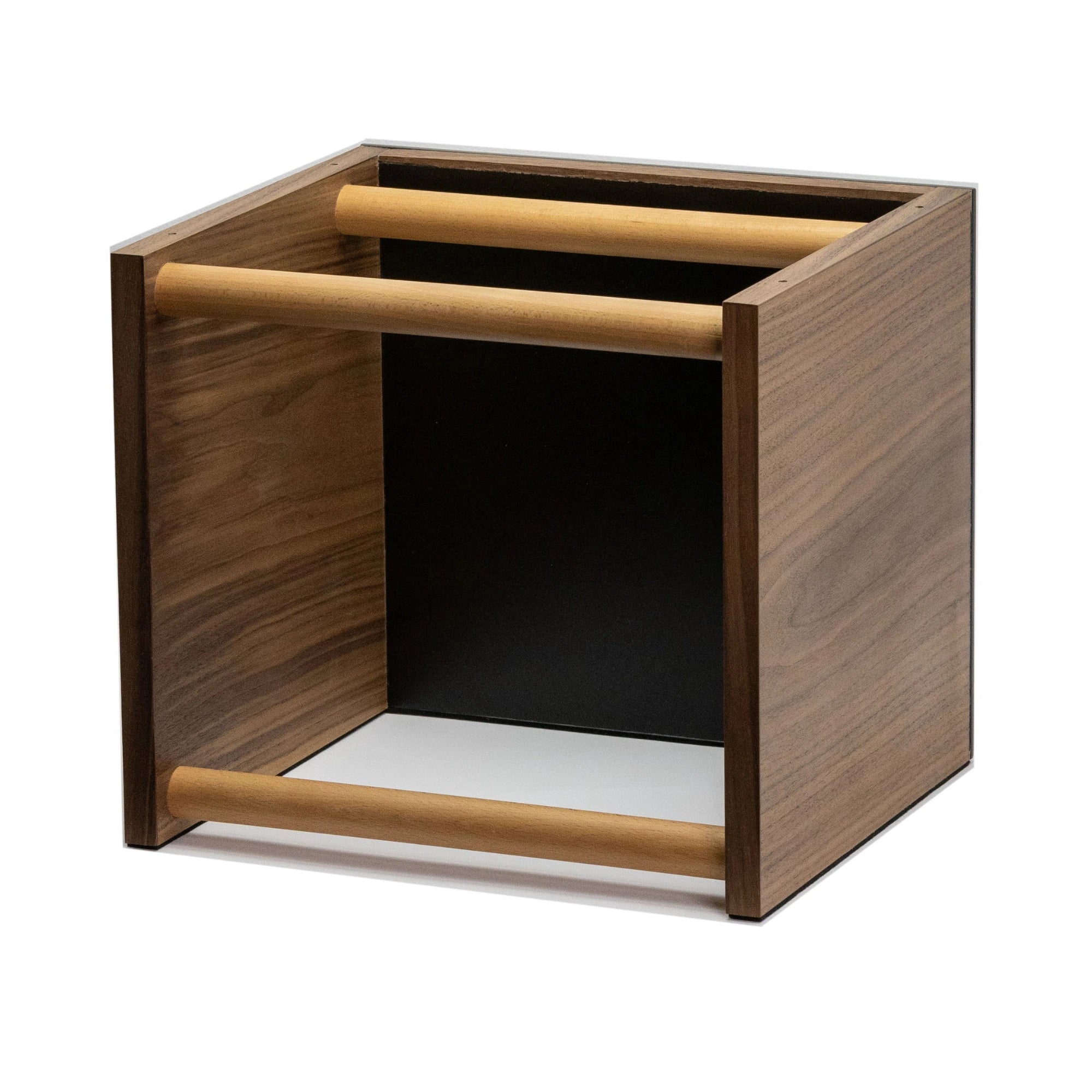 Closer Acoustics BLANK speaker rear view – simple, clean panel with premium connectors and functional design for audiophile sound