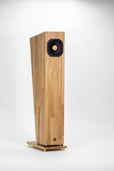 Closer Acoustics Forlane loudspeaker – front view showing minimalist design and elegant proportions