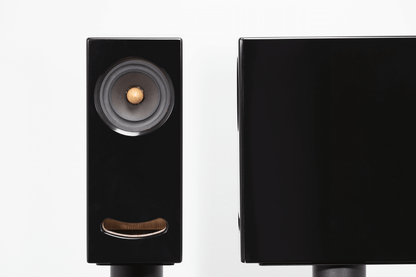 Closer Acoustics OGY black speaker with Corian finish – sleek, modern design offering exceptional sound clarity and durability