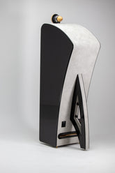 Closer Acoustics VIGO EX loudspeakers – rear view focusing on the sturdy support and sleek design of the speaker
