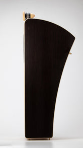 Closer Acoustics VIGO Classic loudspeakers – side profile showing clean lines and elegant design